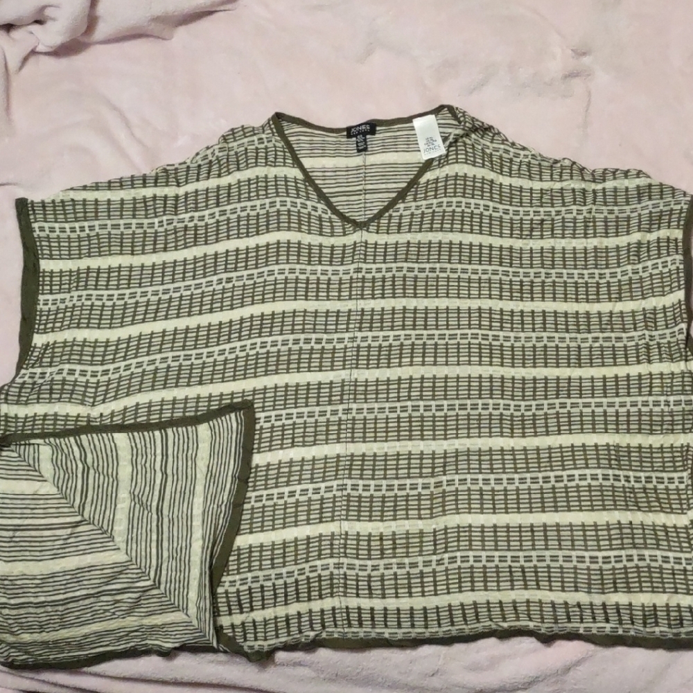 NWOT Jones New York Green and Cream Striped Cape/Poncho